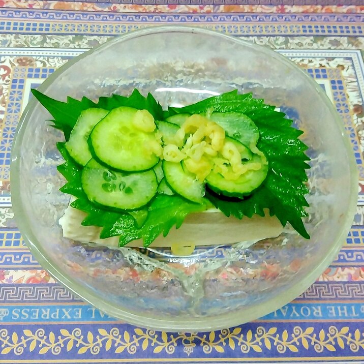 ランチにパルメザンチーズ冷奴